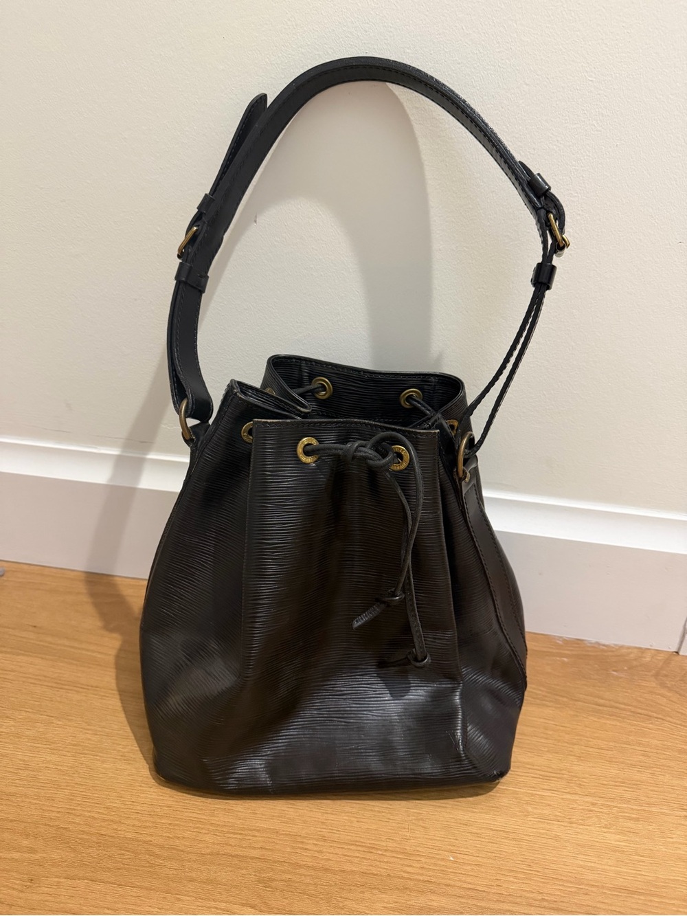 Louis Vuitton Black Epi Noe Leather Drawstring Shoulder Bag